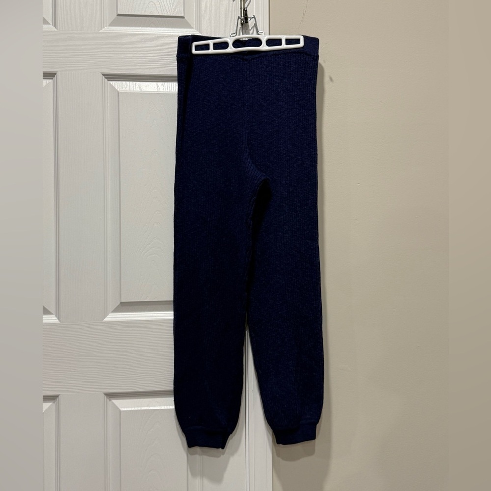 Free People Beach Sweater
Knit Pant size Medium